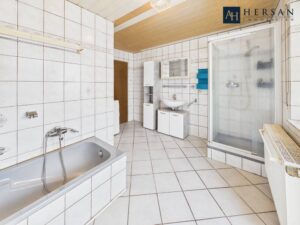 Badezimmer EG