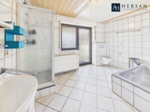 Badezimmer EG