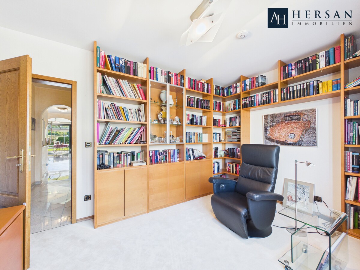 Büro EG