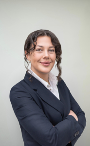 Frau Julia Croé 
