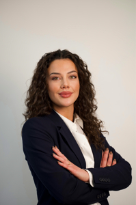 Frau Julia Croé